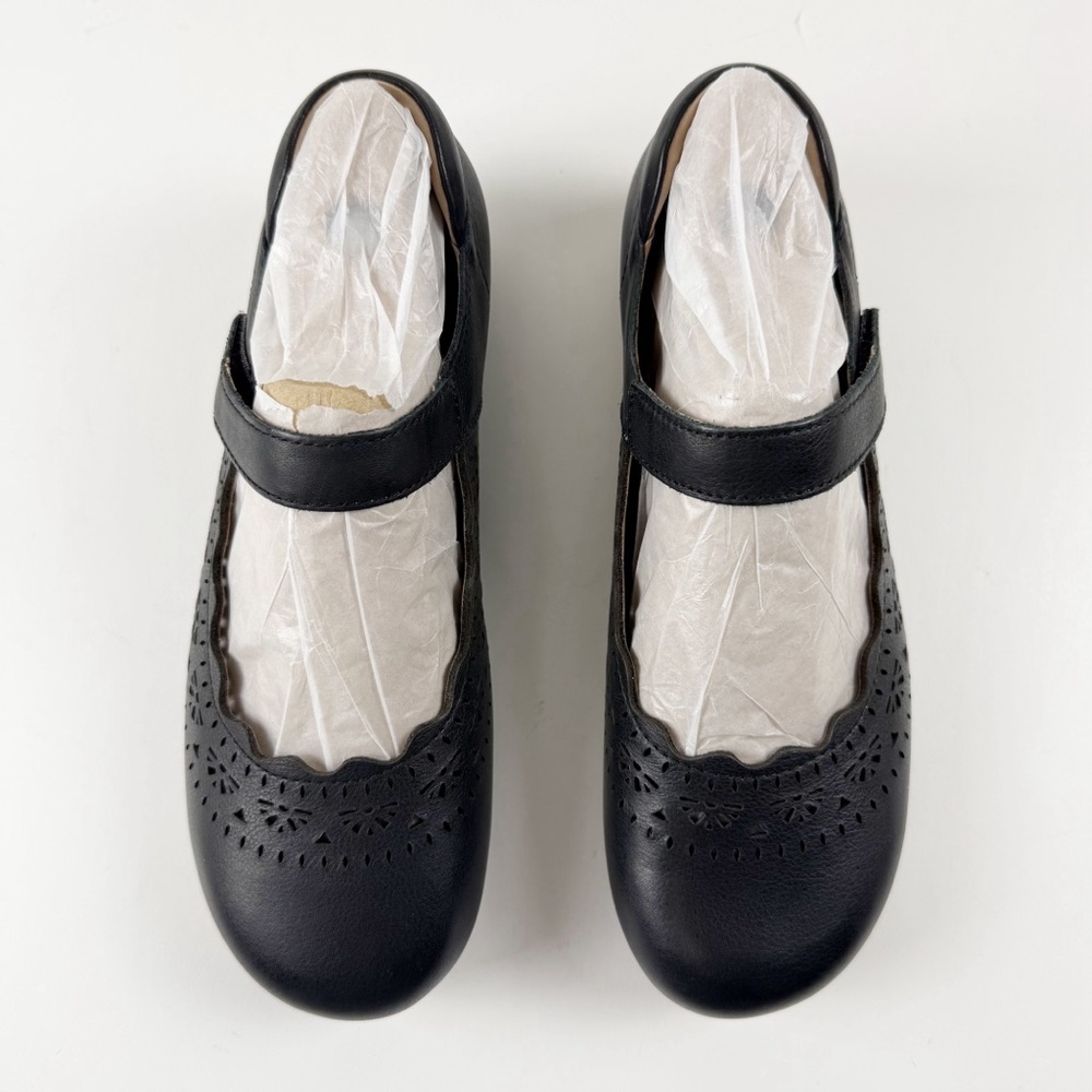 Earth Brady Leather Mary Jane Flats Womens 9W Black Leather Round Toe Worn Once - Picture 2 of 14